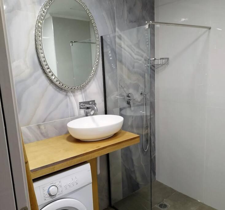 Farisma - Bright And Central Apt In קלמאטה מראה חיצוני תמונה